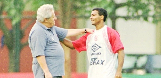 Apolinho e Romário durante treino do Flamengo em 1995. Foto: Folha Imagem/UOL