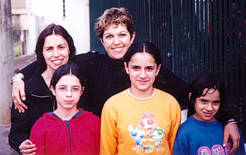 Silvia (esposa de Flávio Nasser) e Lenice (esposa de Milton Neves) com Giovanna, Bia e Jaqueline Nasser.