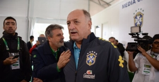 A CBF (Confederação Brasileira de Futebol) informou sobre o falecimento em nota oficial, mas não deu detalhes como o nome do cunhado do técnico ou a causa da morte