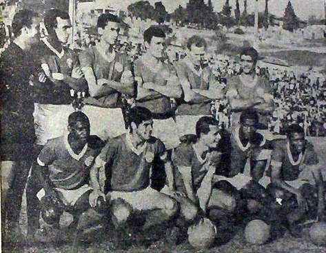 Em pé, da esquerda para a direita: Gainete, Sadi, Pontes, Luís Carlos, Elton e Laurício. Agachados, da esquerda para a direita: Carlos Castro, Bráulio, Carlinhos, Vanderlei e Dorinho. Foto: Walter Peres