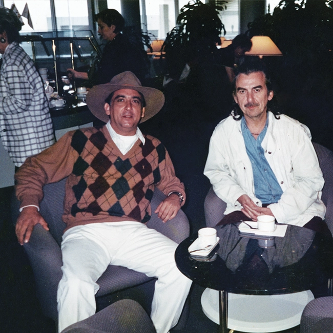Galvão Bueno e George Harrison, em Sydney. Foto: Reprodução/Facebook