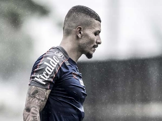 Volante santista teve constatado trauma no joelho esquerdo. Foto: Ivan Storti/Santos FC