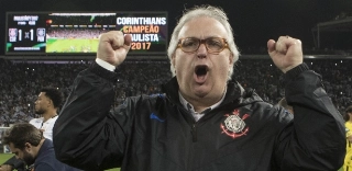 Para arrumar casa, Corinthians segura pagamento de dívidas da "era Roberto"