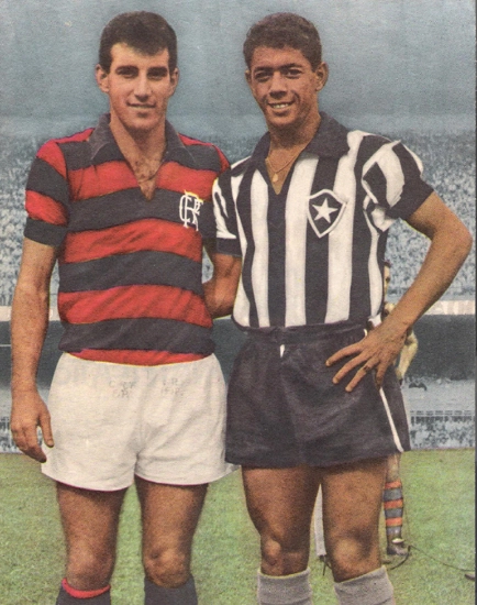 Com a camisa do Flamengo, Gérson, e com o manto do Botafogo, Amarildo. Foto: Reprodução/A Gazeta Ilustrada