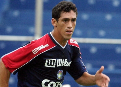 Serginho  - Ex-zagueiro do São Caetano