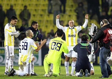 Na despedida do Fenerbahçe. Foto: iG/Reuters