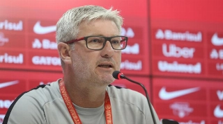 Odair revela insônia antes de estreia na Libertadores: "Durmo três horas"