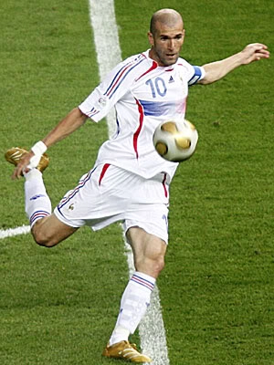 N&atilde;o &eacute; exagero dizer que Zidane carregou a Fran&ccedil;a nas costas durante o Mundial da Alemanha.