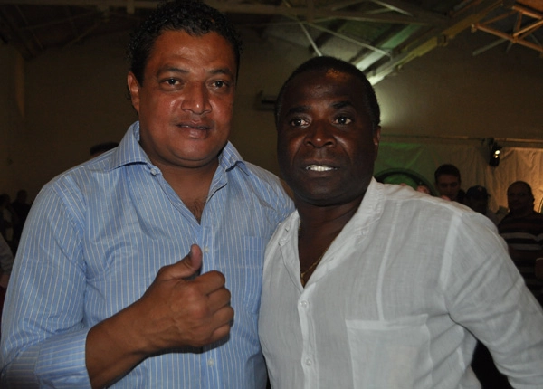 Tonhão e Pires na festa que o Verdão promoveu para seus ex-jogadores, em 20 de setembro de 2013, no Espaço Armazém, na Vila Leopoldina, zona oeste de São Paulo. Foto: Marcos Júnior/Portal TT