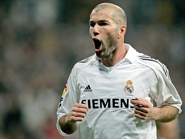 Em 2006, Zidane abandonou o futebol e encerrou a carreira jogando pelo Real Madird.