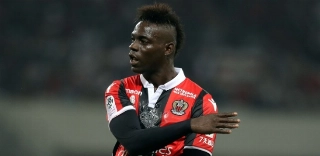 Técnico diz que Balotelli quer sair do Nice. E espera que clube libere