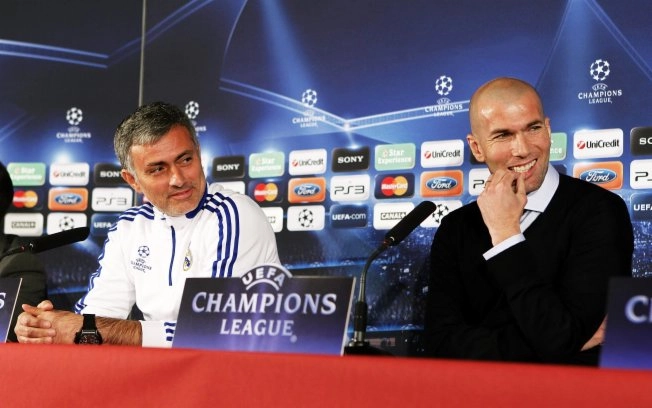 Bem relacionados, Zinedine Zidane e Jos&eacute; Mourinho parceiros no Real Madrid em 2011
foto: iG