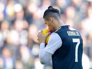 Dois companheiros do CR7 na Juve foram diagnosticados com o Covid-19. Foto: Facebook/Reprodução