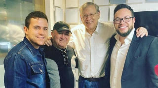 Filhos e Amado Batista visitam Milton Neves na Bandeirantes. Foto: Gustavo Soler