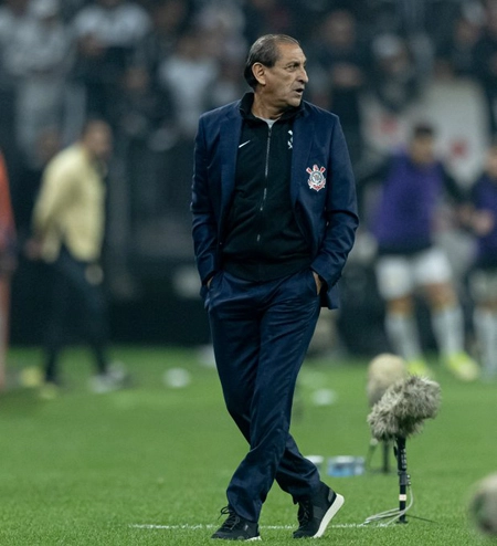 Em 16 de julho de 2024, na Neo Química Arena, noite de sua estreia como treinador do Corinthians, que venceu o Criciúma (de virada) por 2 a 1, pela 17ª rodada do Campeonato Brasileiro. Foto: Rodrigo Coca/Corinthians