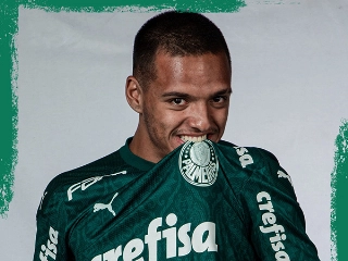 Volante palmeirense tinha vínculo até o meio de 2023. Foto: Palmeiras/Divulgação