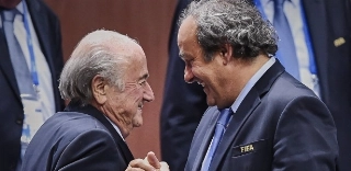 Suspensos, Blatter e Platini podem ser banidos do futebol
