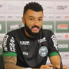 Apresentado no Coritiba, Muralha lembra ida à seleção e quer manter apelido