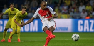 Pai de Fabinho diz que negociou com United e Barça, mas mira City