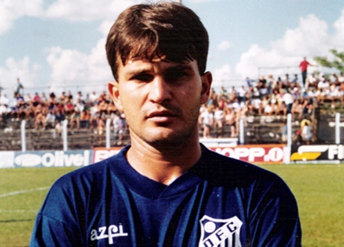 Serrano  - Ex-meia do América de Rio Preto, Operário de Ponta Grossa e Comercial de Ribeirão Preto