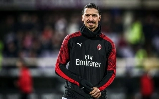 Atacante do Milan convocou seus companheiros para ajudar na luta contra a Covid-19. Foto: Facebook/Reprodução