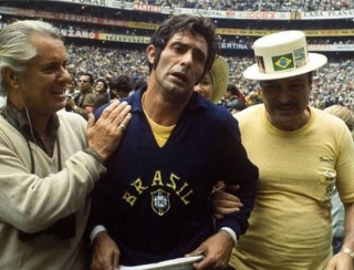 O goleiro Félix durante a comemoração do tri da seleção brasileira, no México