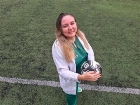 Livro 'Entre Cobras, Le&otilde;es e Timbus' aborda hist&oacute;rias de uma mulher &agrave; frente das ambul&acirc;ncias nos est&aacute;dios de futebol de Pernambuco
