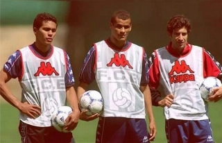 Trio de craques: Giovanni, Rivaldo e Figo nos tempos de Barcelona. Foto: Reprodução/Instagram
