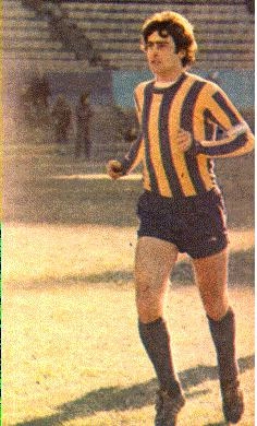 Kempes, no come&ccedil;o da carreira em 74