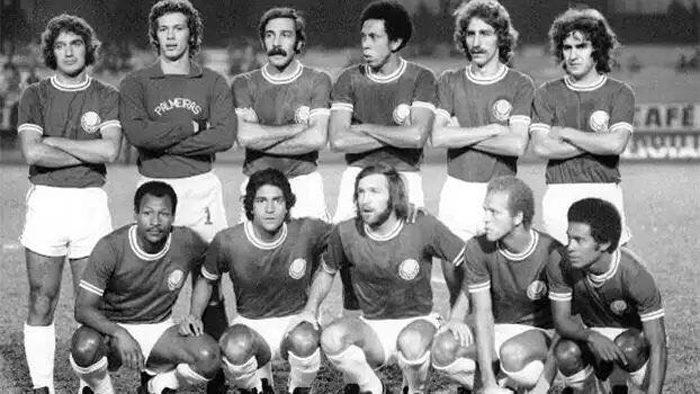Palmeiras em 1975. Em pé: Eurico, Leão, Alfredo, Didi, Arouca e Donizetti. Agachados: Edu. Erb, Fedato, Ademir da Guia e Nei