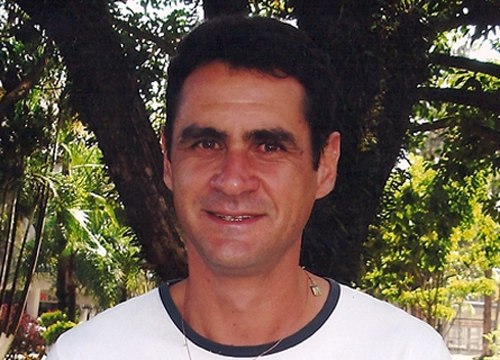 Tosin  - Ex-volante do Guarani e Corinthians