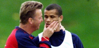 Atacante italiano repete Rivaldo e detona Van Gaal: "Não gosta de latinos"