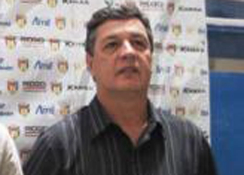 Toninho Moura   - Ex-meio-campo do Mar&iacute;lia, ABC de Natal, Coritiba, Figueirense, Comercial de Ribeir&atilde;o Preto, Taubat&eacute;, Coritiba e Matsubara