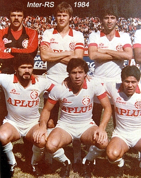 Em pé: Gilmar Rinaldi, Ademir e Mauro Galvão. Agachados: Kita, Luis Fernando e Ruben Paz.