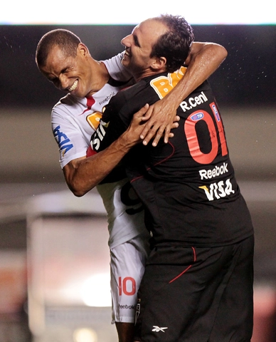 Ídolo e fã, Harlei chega ao jogo 700