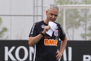 Técnico alvinegro lamentou a postura de alguns colegas de trabalho. Foto: Daniel Augusto Jr/Corinthians