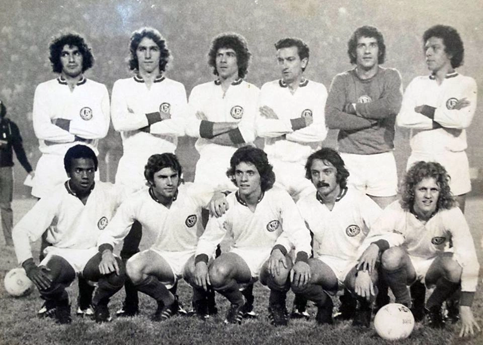 Palmeiras em 1974. Em pé, da esquerda para a direita: Eurico, Arouca, João Carlos, Dudu, Sérgio Bergantin e Zeca. Agachados: Luís Carlos , Jair Gonçalves, De Rosis, Careca e Toninho Vanusa