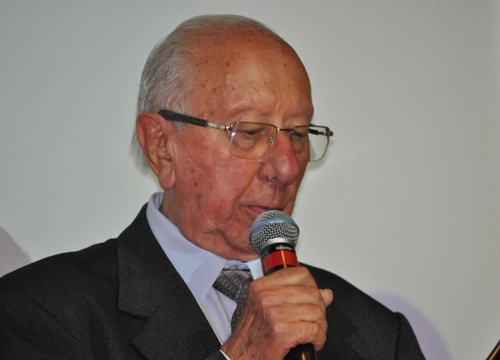 Alfredo Orlando  - Ex-locutor esportivo das r&aacute;dios Bandeirantes e Tupi