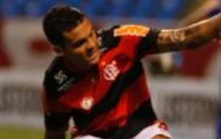 Ramon minimiza lesão na coxa e projeta volta ao Fla em