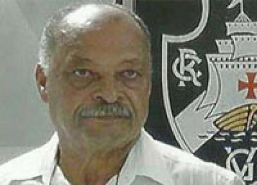 Alfinete  - Ex-lateral do Vasco e Olaria