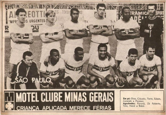 Belíssima formação do São Paulo, em 1969. Em pé, da esquerda para a direita: Roberto Dias, Cláudio, Terto, Édson Cegonha, Jurandir e Picasso. Agachados: Paraná, Zé Roberto, Teia, Nenê e Babá. Foto: Revista do Esporte (retirada do Blog Tardes de Pacaembu)