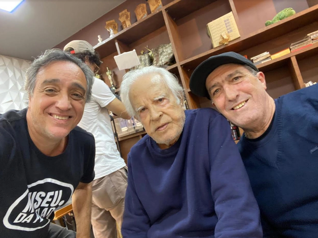 Em julho de 2024, em Petrópolis (RJ), Sergio Pugliese, Cid Moreira e Carlos Alberto Spina (ex-Matsubara). Foto enviada por Carlos Alberto Spina