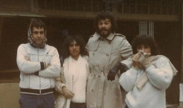 No Japão, em 1984. Da esquerda para a direita, Sérgio Dias, Regina (esposa de Sócrates), Sócrates e Cláudia (esposa do ex-zagueiro corintiano Juninho). Foto: Arquivo pessoal Sérgio Dias