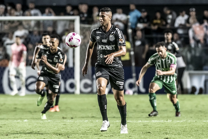 ‘Novo maestro’ Ed Carlos já foi 'encostado' por falta de intensidade e