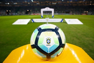 A discussão por aqui ainda está presa a esquema tático. Foto: Divulgação/CBF