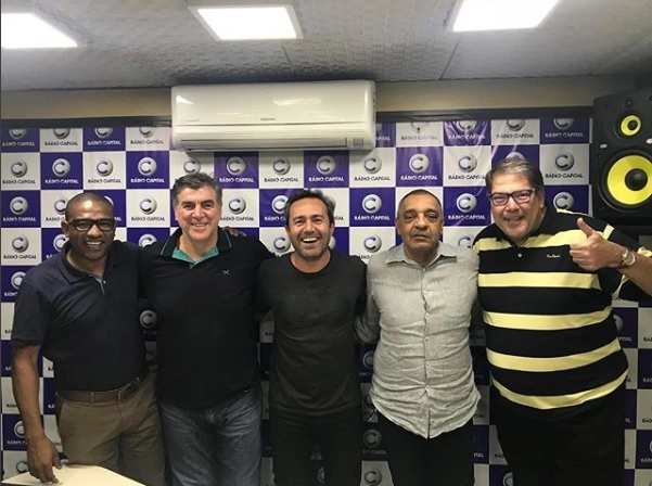César Sampaio, Zetti, Weber Lima, Basílio e Luciano Faccioli no estúdio da Rádio Capital AM, de São Paulo, em julho de 2018. (Foto: Reprodução - Instagram @cesarsampaiocs)
