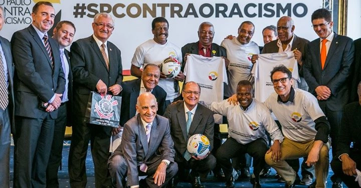 Lançamento da campanha contra o racismo do Governo do Estado de São Paulo, no dia 16 de abril de 2015. Em pé, ao centro, aparece o ex-lateral Zé Maria, seguido por Lima, Basílio e Mengálvio. Agachado, também ao centro, aparece o então governador de São Paulo, Geraldo Alckmin, que tem atrás César Maluco e ao seu lado Wladimir e Oscar Bernardi