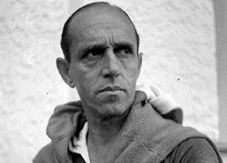 Foi o treinador brasileiro na conquista do Pan-Americano de 1952, no Chile