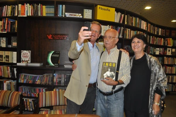 Ingo Hoffmann, Bird Clemente e sua esposa Maria Luiza em 24 de março de 2014, na Livraria da Vila do Shopping JK. Foto: Marcos Júnior/Portal TT