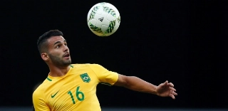 Para contratar os três jogadores, o Chelsea deve desembolsar cerca de 130 milhões de euros (R$ 461 milhões)